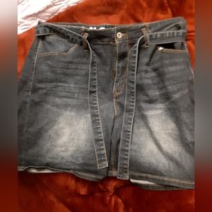 S.O.N.G curvy Shorts